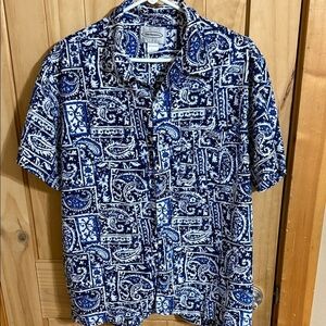 SURFWAVES Paisley Blue and White Casual Button-Down Shirt
